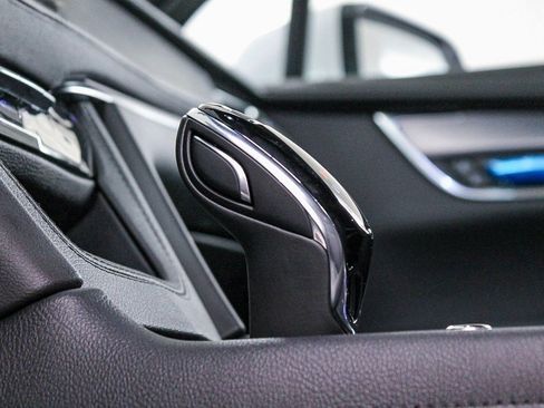 New 2025 Cadillac XT5 Luxury image 24