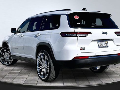 Used 2024 Jeep Grand Cherokee L Laredo w/ Luxury Tech Group I image 3