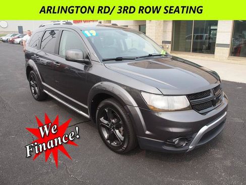 Used 2019 Dodge Journey Crossroad w/ Nav & Sun Group FWD image 1
