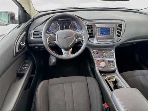 Used 2016 Chrysler 200 Limited w/ Convenience Group FWD image 2