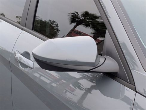 Used 2022 Hyundai Elantra SEL image 10