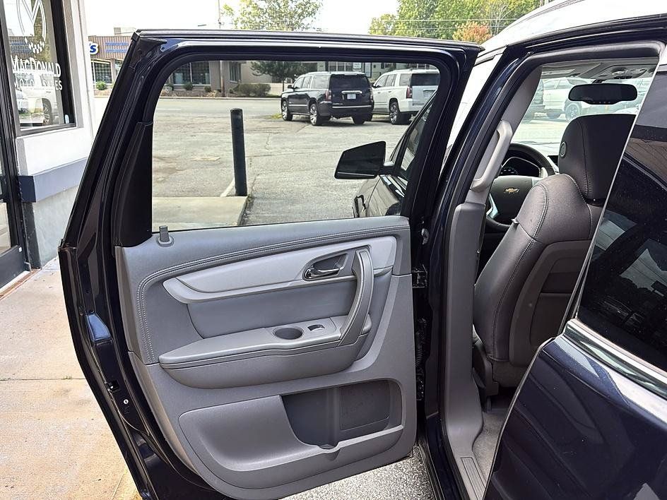 Used 2016 Chevrolet Traverse LT AWD/4WD image 32