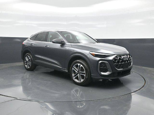 Used 2025 Audi Q5 Premium Plus w/ Premium Plus AWD/4WD image 1