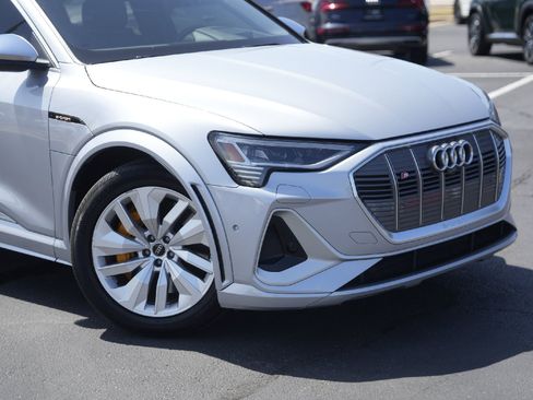 Certified 2023 Audi e-tron S Prestige image 3