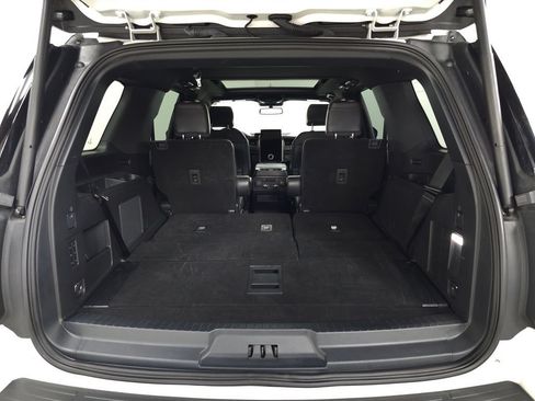 Used 2024 Ford Expedition Platinum AWD/4WD image 8
