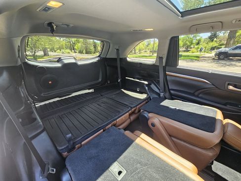 Used 2019 Toyota Highlander Limited Platinum AWD/4WD image 43