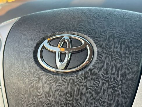 Used 2015 Toyota Prius Five image 40