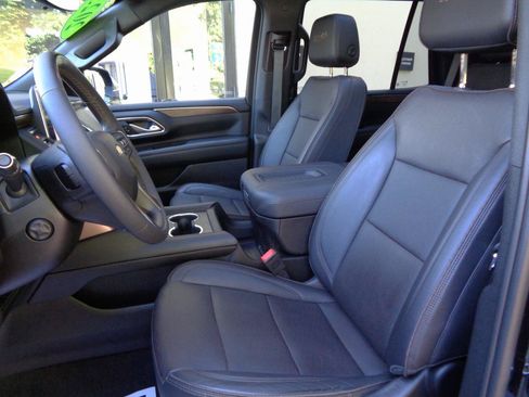 Used 2023 Chevrolet Tahoe High Country w/ Premium Package 2 AWD/4WD image 9