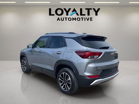 Used 2025 Chevrolet TrailBlazer LT image 3