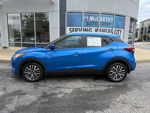 Used 2023 Nissan Kicks SV FWD image 2