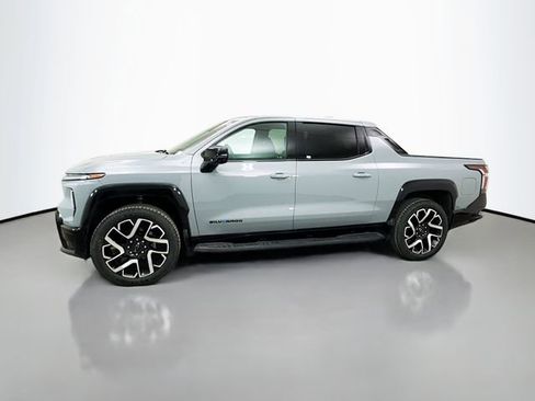New 2025 Chevrolet Silverado EV RST image 5