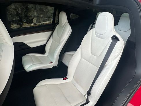 Used 2022 Tesla Model X image 52