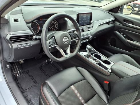Used 2024 Nissan Altima 2.5 SR FWD image 4