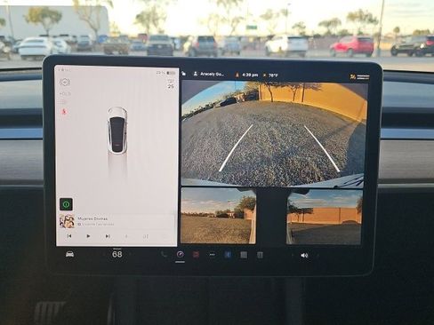 Used 2023 Tesla Model Y Performance image 10