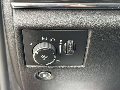 Certified 2019 Jeep Grand Cherokee Limited image 31