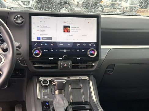 Used 2024 Lexus GX 550 w/ Accessory Package (Z1) AWD/4WD image 21