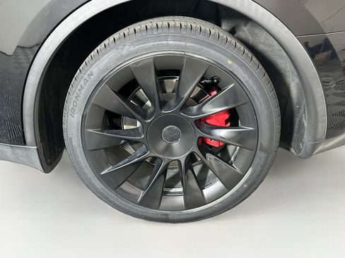 Used 2021 Tesla Model Y Long Range AWD/4WD image 11