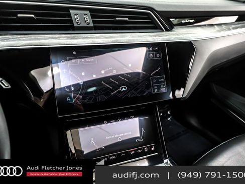 Used 2024 Audi Q8 e-tron Premium Plus w/ Premium Plus Package image 20