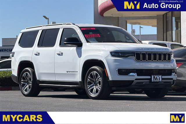 Used 2024 Jeep Wagoneer Series II w/ Flexible Seating Group RWD image 1
