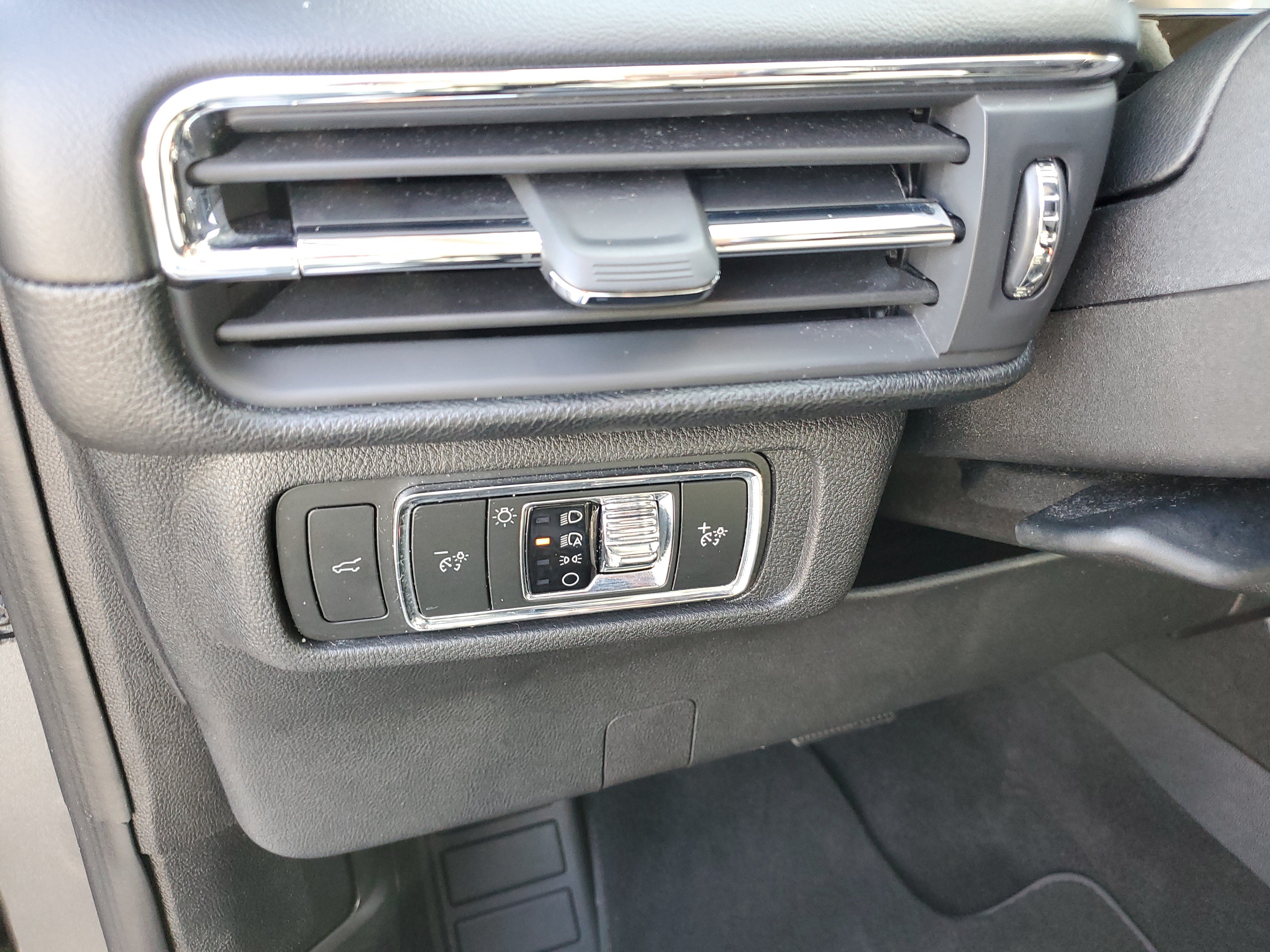 Certified 2024 Lincoln Corsair FWD image 17