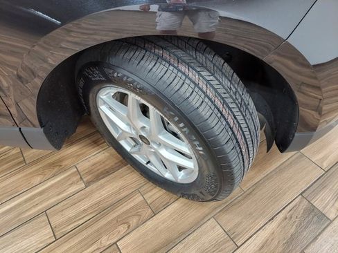 Used 2023 Ford Edge SEL image 19