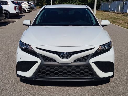 Used 2021 Toyota Camry SE image 9