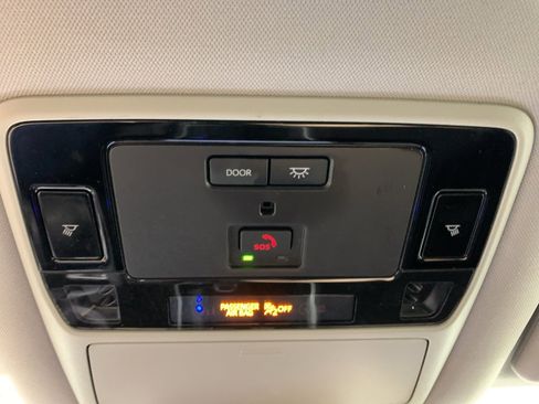 Used 2025 Toyota Grand Highlander AWD image 24