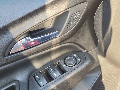 Used 2020 Chevrolet Equinox LT w/ LPO, Floor Liner Package FWD image 15