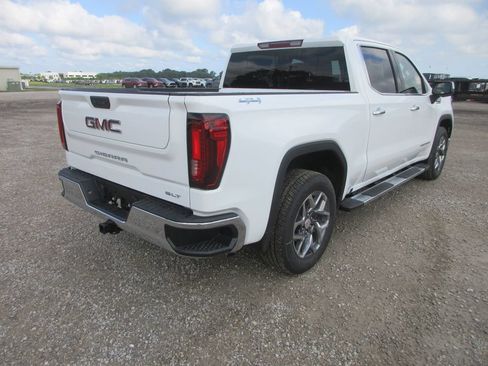 New 2026 GMC Sierra 1500 SLT w/ SLT Premium Package AWD/4WD image 5