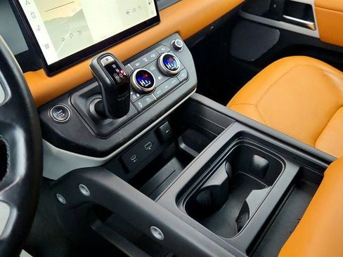 Used 2023 Land Rover Defender 130 S image 17
