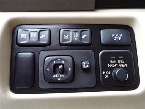 Used 2003 Lexus LX 470 4WD image 36