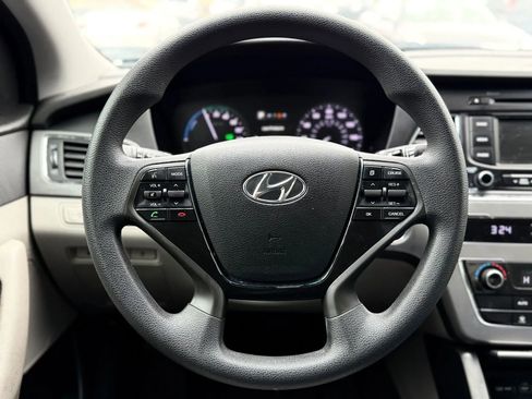 Used 2016 Hyundai Sonata SE image 11