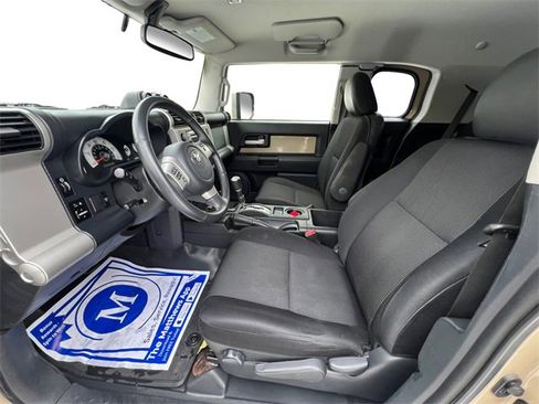 Used 2013 Toyota FJ Cruiser 4WD image 9