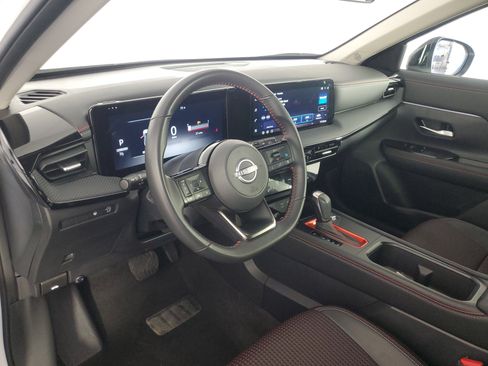 Used 2026 Nissan Kicks SR FWD image 11
