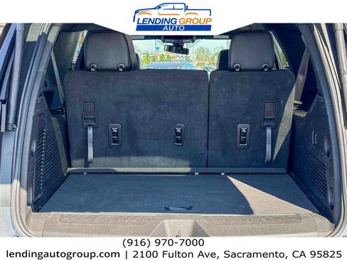Used 2022 Chevrolet Suburban LT RWD image 25