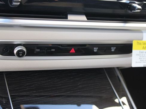 New 2026 BMW X7 M60i image 20