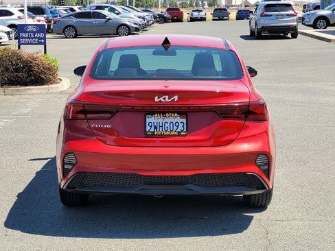 Used 2024 Kia Forte LXS FWD image 5