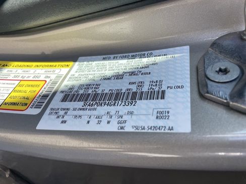 Used 2016 Ford Fusion Titanium image 9