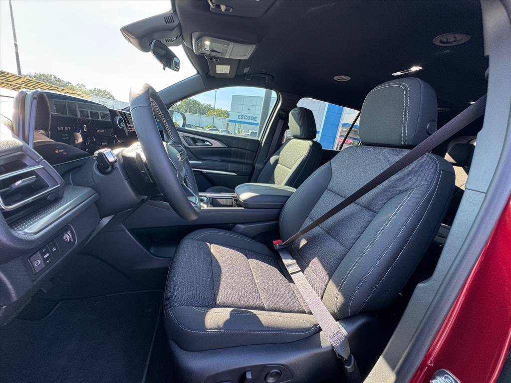 Used 2027 Chevrolet Traverse LT FWD image 17