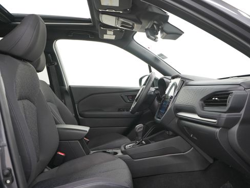 Used 2025 Subaru Forester Premium AWD/4WD image 11