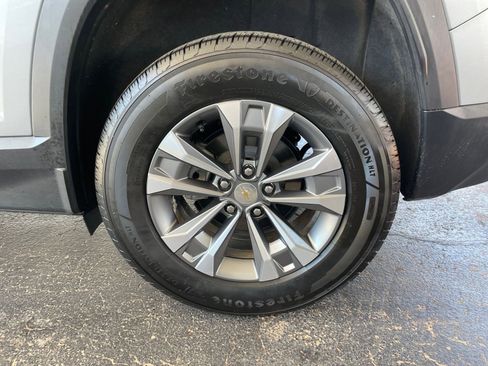 Used 2025 Chevrolet Equinox LT image 30