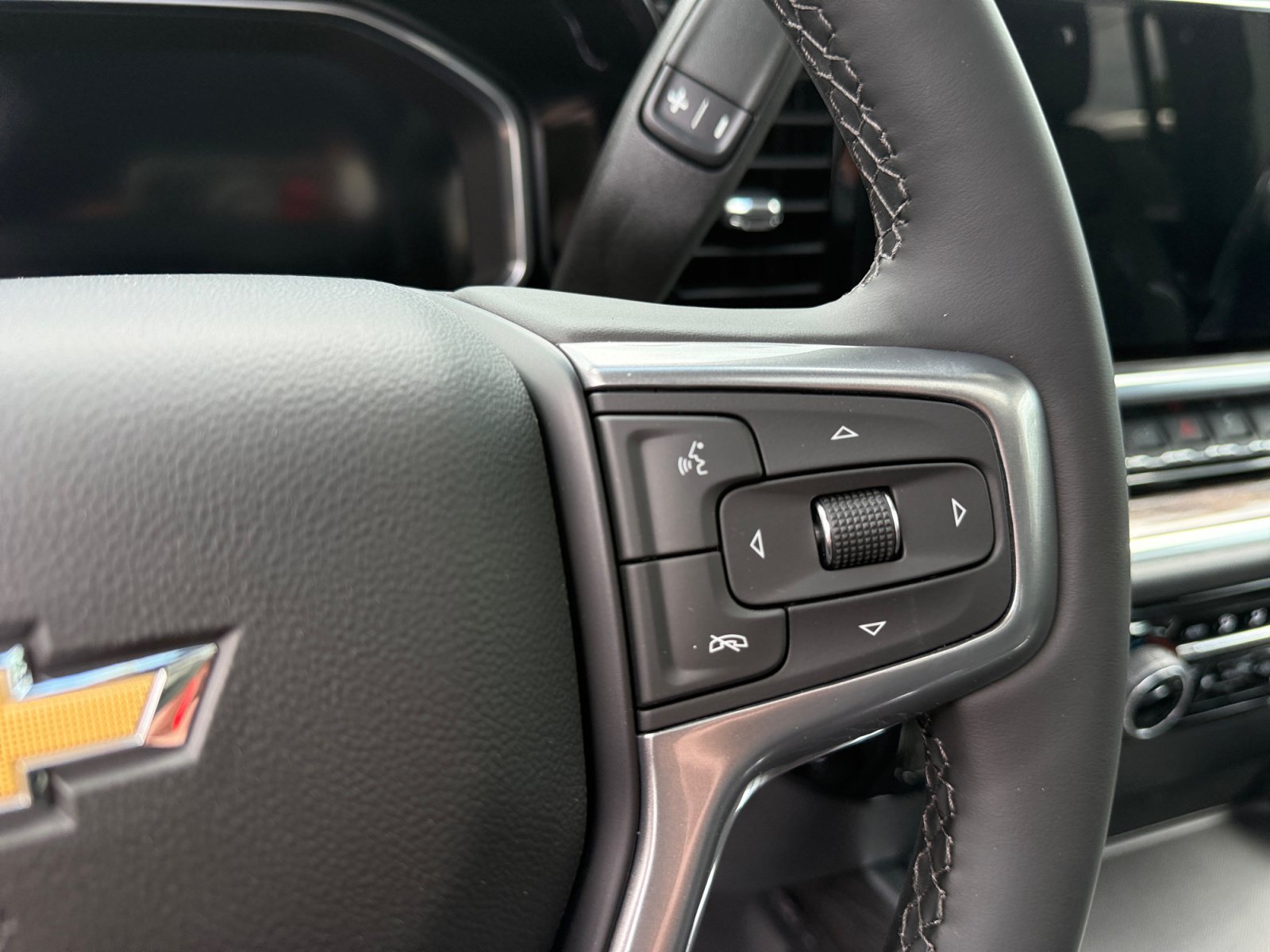 New 2026 Chevrolet Silverado 2500 LTZ w/ LTZ Plus Package AWD/4WD image 17