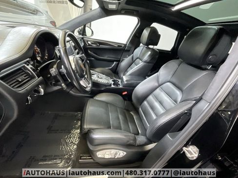 Used 2018 Porsche Macan Turbo w/ Premium Package Plus image 17