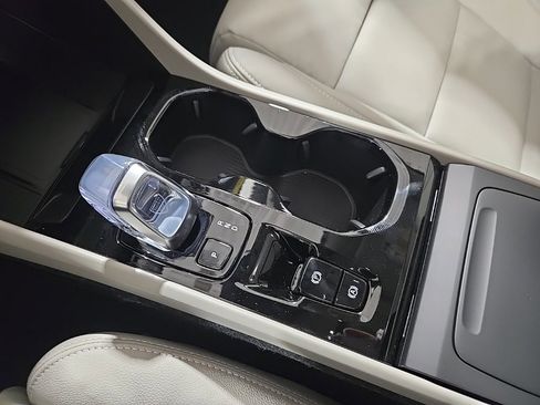 New 2026 Volvo XC40 B5 Ultra w/ Climate Package image 14