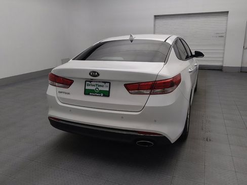 Used 2018 Kia Optima LX w/ 17" Alloy Wheels Package FWD image 7