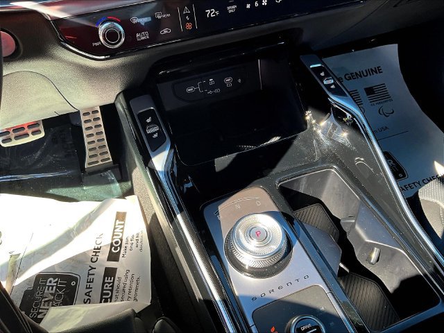 Certified 2026 Kia Sorento SX Prestige AWD/4WD image 21