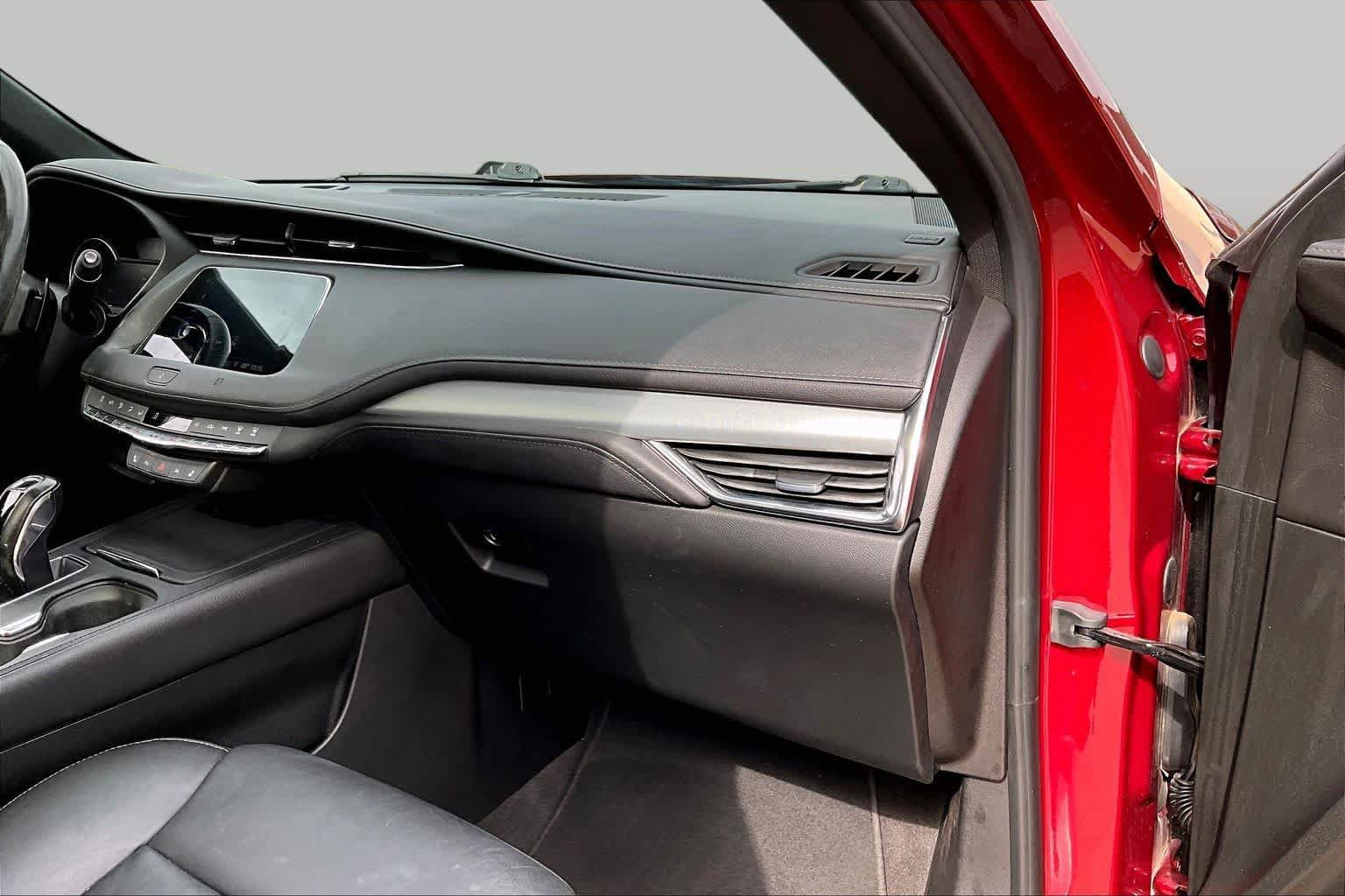 Used 2019 Cadillac XT4 Premium Luxury w/ Cold Weather Package FWD image 18