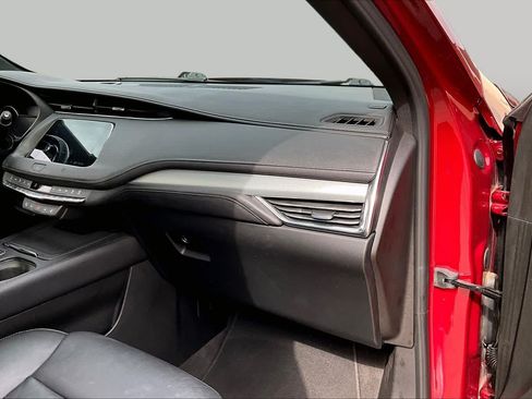 Used 2019 Cadillac XT4 Premium Luxury w/ Cold Weather Package FWD image 18