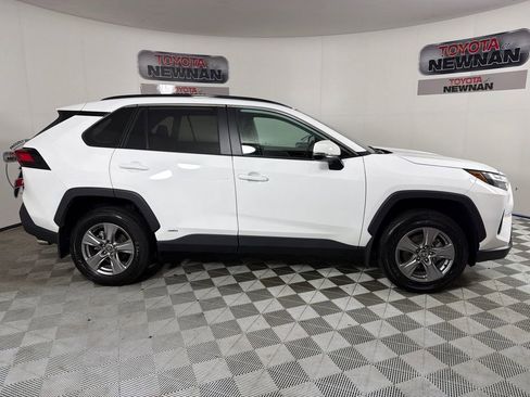 Used 2024 Toyota RAV4 XLE AWD/4WD image 2