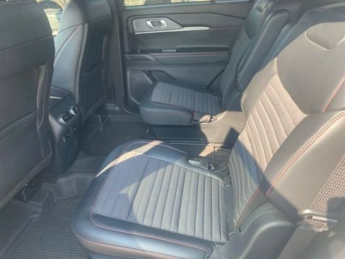 Used 2025 Ford Explorer ST-Line AWD/4WD image 9